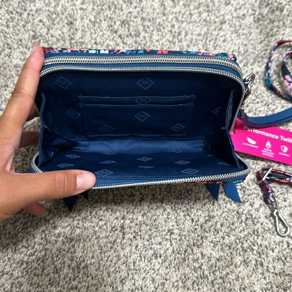 VERA BRADLEY Cabbage Rose Cabernet RFID All In One Crossbody Bag Wallet - Picture 4 of 6
